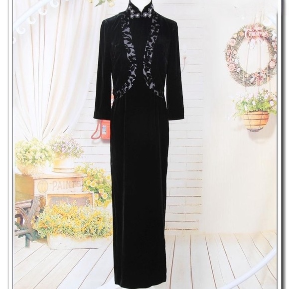 **NWOT ** Silk Velvet Long Dress Chinese Cheongsam Style Frog Button 3/4Sleeves - Picture 2 of 12